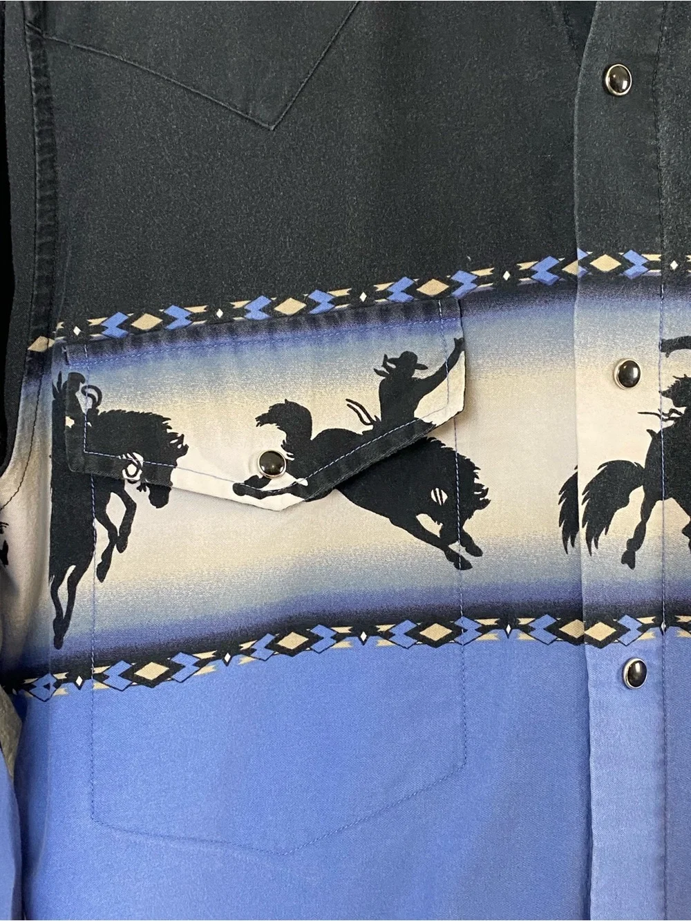 Cumberland Outfitters Snap Front Western Shirt - Small